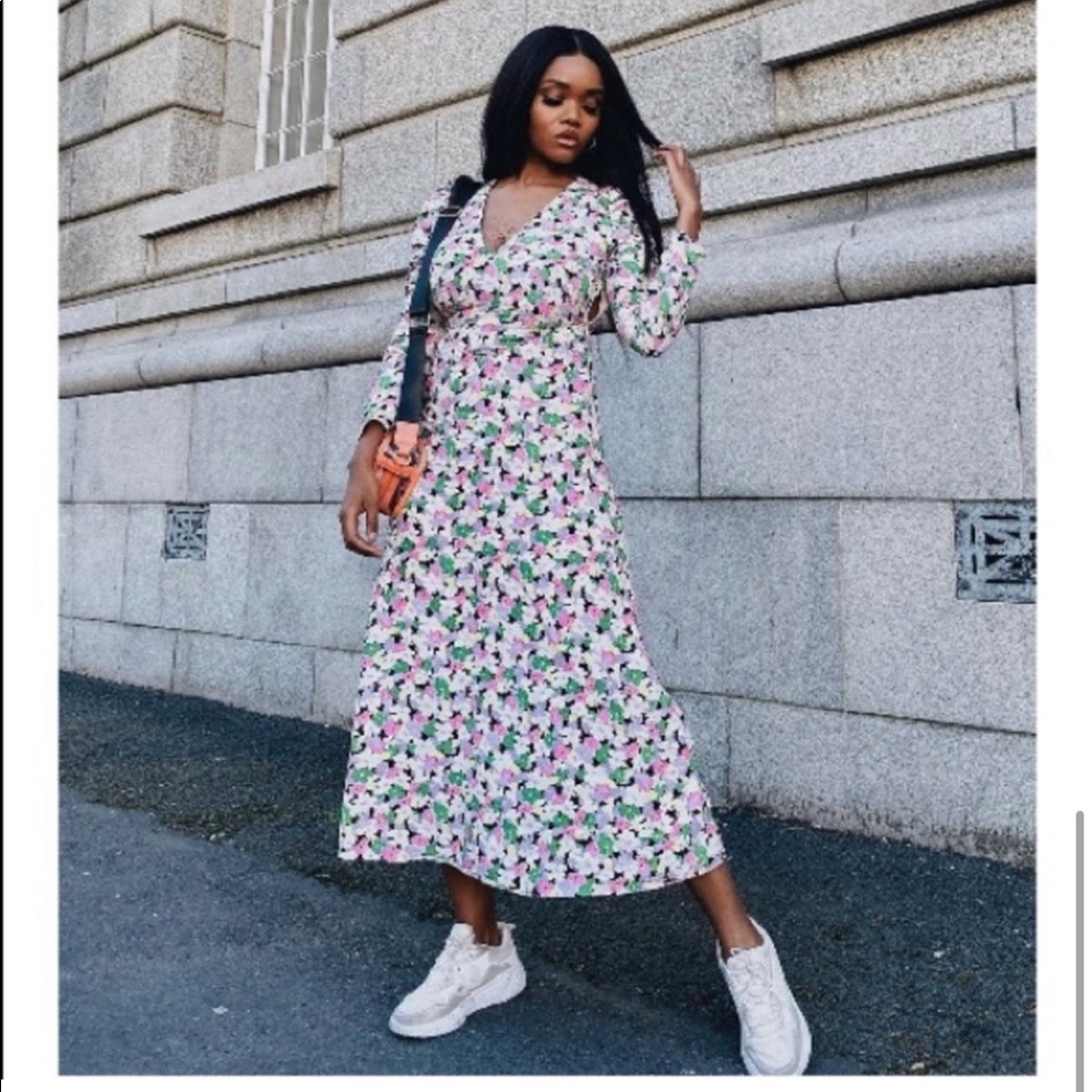 H&M Conscious Floral Print Lyocell-blend Ruched long sleeves Midi Sundress Large - Picture 9 of 15